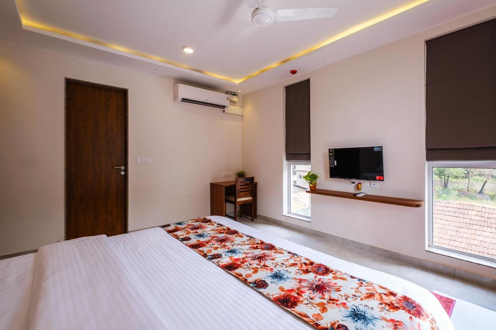 Eden Villas By Incred Stays 4 Bhk Pvt Pool Villa, Calangute, North Goa Candolim Bagian luar foto